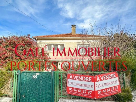 Luxe woning in Bourg-la-Reine, Hauts-de-Seine