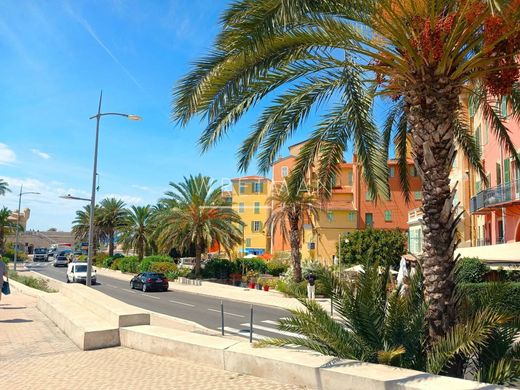 Apartment in Menton, Alpes-Maritimes