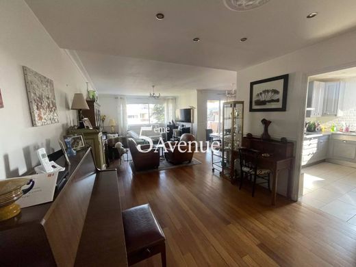 Appartamento a Saint-Maur-des-Fossés, Val-de-Marne