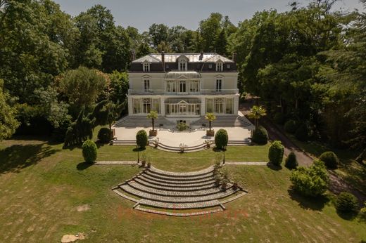 Luxury home in Rubelles, Seine-et-Marne