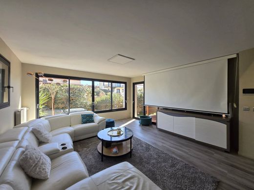 ﻣﻨﺰﻝ ﺭﻳﻔﻲ/ ﺑﻴﺖ ﻤﺰﺭﻋﺔ ﻓﻲ Bompas, Pyrénées-Orientales