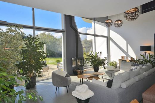 Villa in Valbonne, Alpes-Maritimes