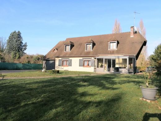 Luxury home in Fontaine-sous-Jouy, Eure