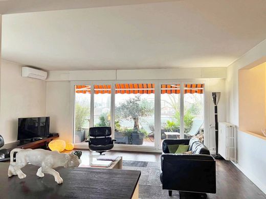 Apartment in Saint-Maur-des-Fossés, Val-de-Marne