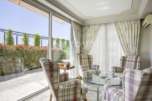 Appartement à Mougins, Alpes-Maritimes