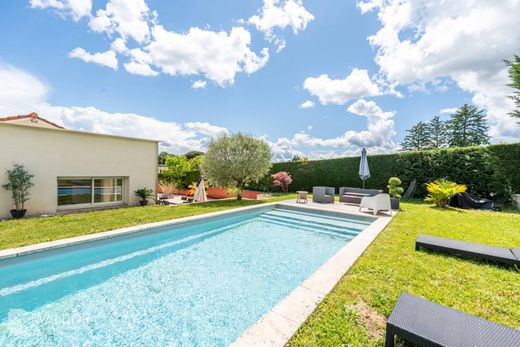 Luxury home in Anse, Rhône