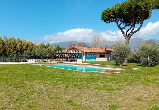 Luxury home in Pietrasanta, Provincia di Lucca