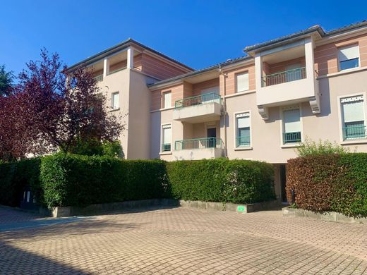 Apartment / Etagenwohnung in Tassin-la-Demi-Lune, Rhône