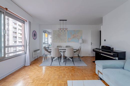 Apartment / Etagenwohnung in Boulogne-Billancourt, Hauts-de-Seine