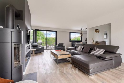 Luxury home in Rueil-Malmaison, Hauts-de-Seine