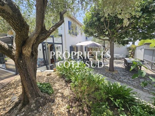 ‏בתי יוקרה ב  Pujaut, Gard