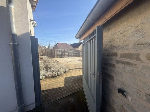 Maison de luxe à Pirey, Doubs