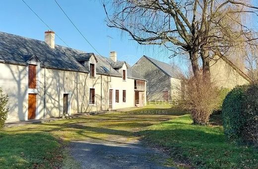 Rural or Farmhouse in Montipouret, Indre