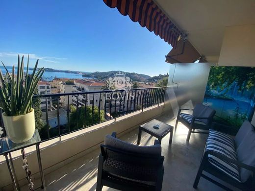 Apartment / Etagenwohnung in Beaulieu-sur-Mer, Alpes-Maritimes