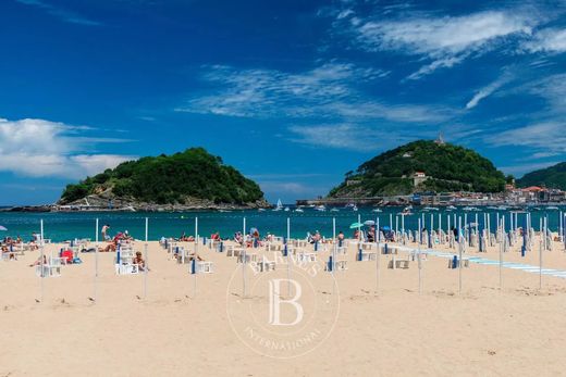 Apartment / Etagenwohnung in Donostia-San Sebastián, Guipuzcoa