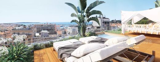Apartment / Etagenwohnung in Cannes, Alpes-Maritimes
