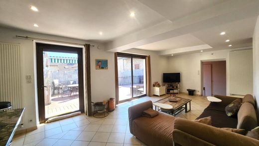 Apartment / Etagenwohnung in Aix-les-Bains, Savoy