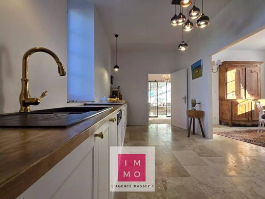 Luxury home in Ibos, Hautes-Pyrénées