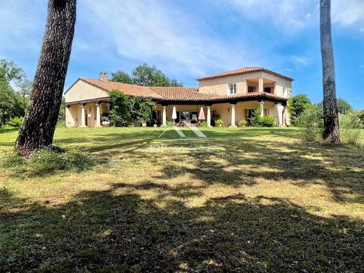 Вилла, Saint-Christol, Ardèche