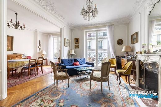 Apartment in Canal Saint Martin, Château d’Eau, Porte Saint-Denis, Paris