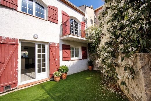 Casa de lujo en Villeneuve-Loubet, Alpes Marítimos