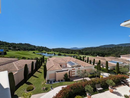 Appartement à Mougins, Alpes-Maritimes