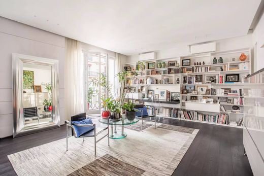 Apartment in Tour Eiffel, Invalides – Ecole Militaire, Saint-Thomas d’Aquin, Paris