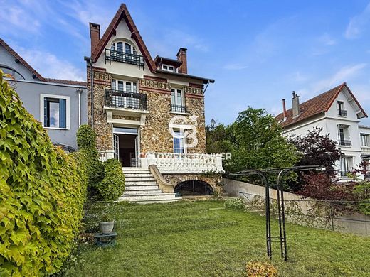 Luxury home in Suresnes, Hauts-de-Seine