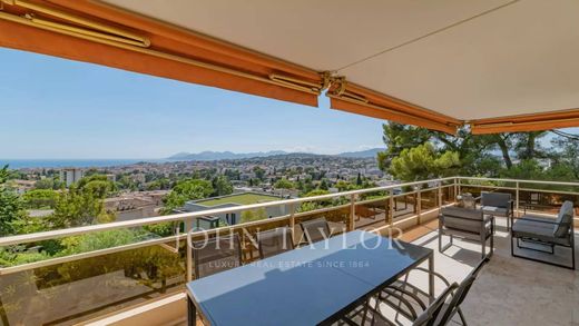 Apartment / Etagenwohnung in Le Cannet, Alpes-Maritimes