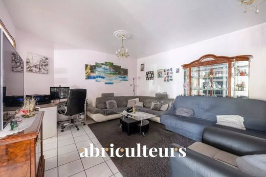 Luxury home in Saint-Denis, Seine-Saint-Denis