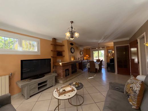 Luksusowy dom w Brignoles, Var