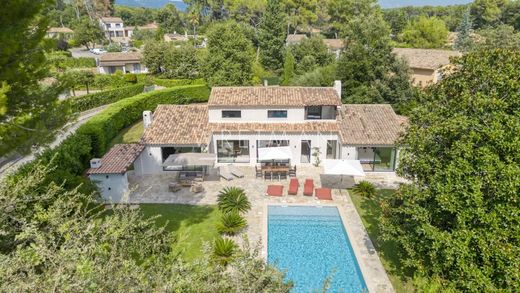 Villa en Roquefort-les-Pins, Alpes Marítimos