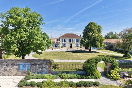 Maison de luxe à Bresdon, Charente-Maritime