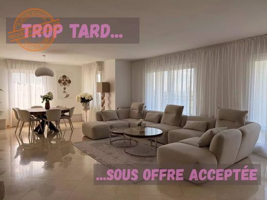 Apartment in Champagne-au-Mont-d'Or, Rhône