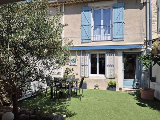Casa di lusso a Saint-Rémy-de-Provence, Bocche del Rodano