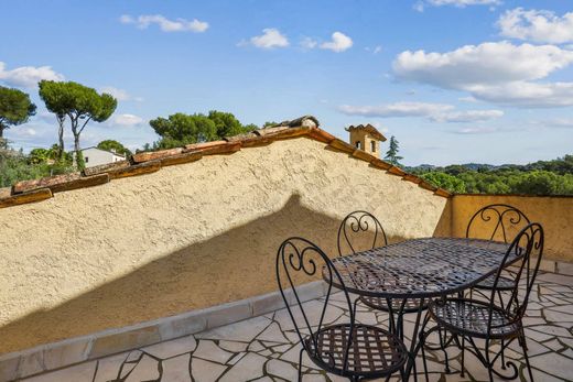 Mougins, Alpes-Maritimesの高級住宅