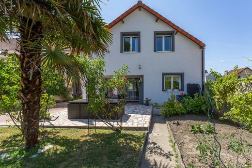 Luxury home in Morangis, Essonne