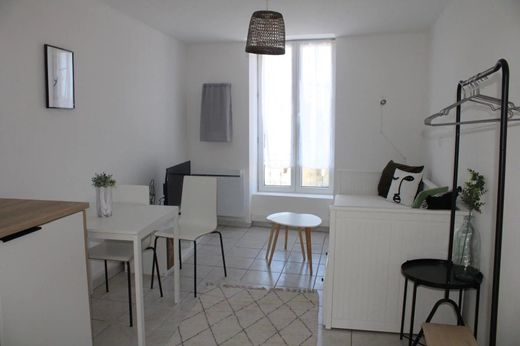 Edificio en Codolet, Gard