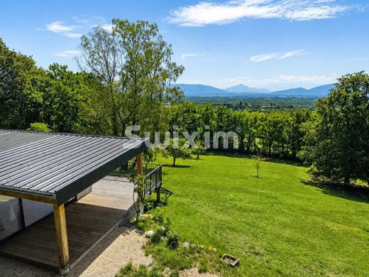 Apartment in Crozet, Ain