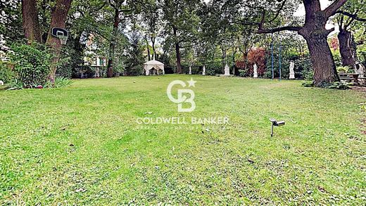 地皮  Maisons-Laffitte, Yvelines