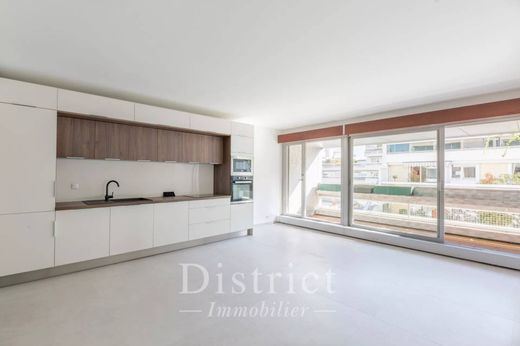 Apartment in Tour Eiffel, Invalides – Ecole Militaire, Saint-Thomas d’Aquin, Paris