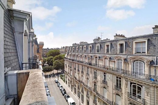 Apartment in Champs-Elysées, Madeleine, Triangle d’or, Paris