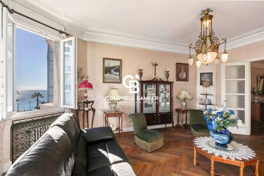 Apartment / Etagenwohnung in Nizza, Alpes-Maritimes