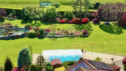 Villa in Centro Valle Intelvi, Provincia di Como