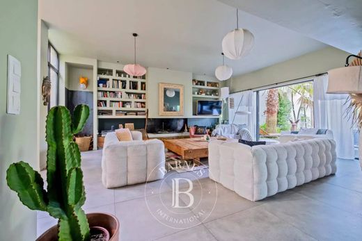 Casa di lusso a Le Bouscat, Gironda