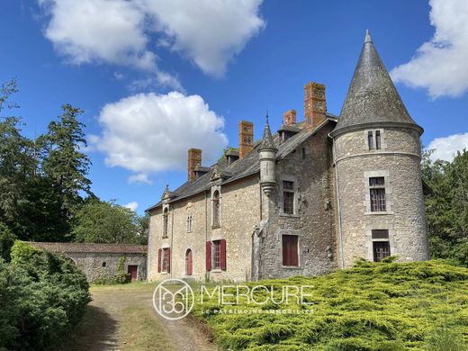 Castle in Moutiers-les-Mauxfaits, Vendée