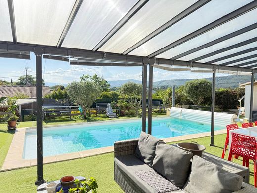 Casa di lusso a Sainte-Anastasie-sur-Issole, Var