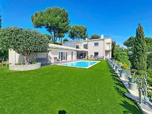 Villa a Saint-Laurent-du-Var, Alpi Marittime