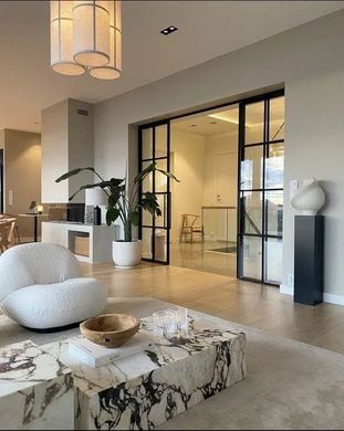 Apartment in Les Lilas, Seine-Saint-Denis