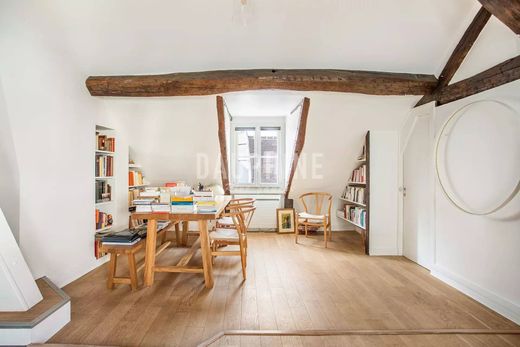 Apartment in Sorbonne, Jardin des Plantes, Saint-Victor, Paris
